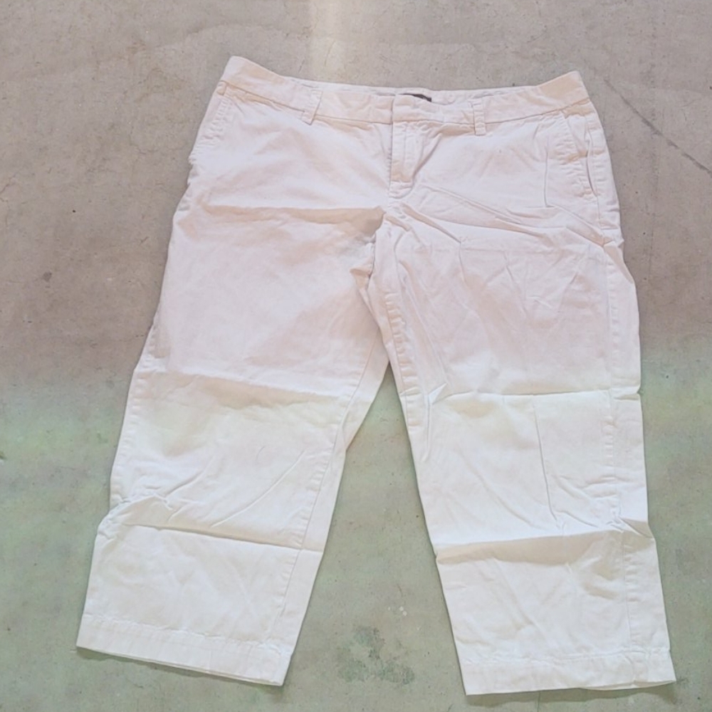 Gap white capri pants size 16
